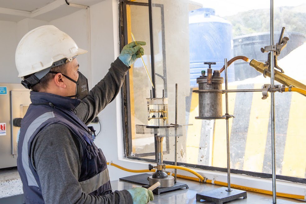 Laboratorio de la UMV recibe acreditación nacional