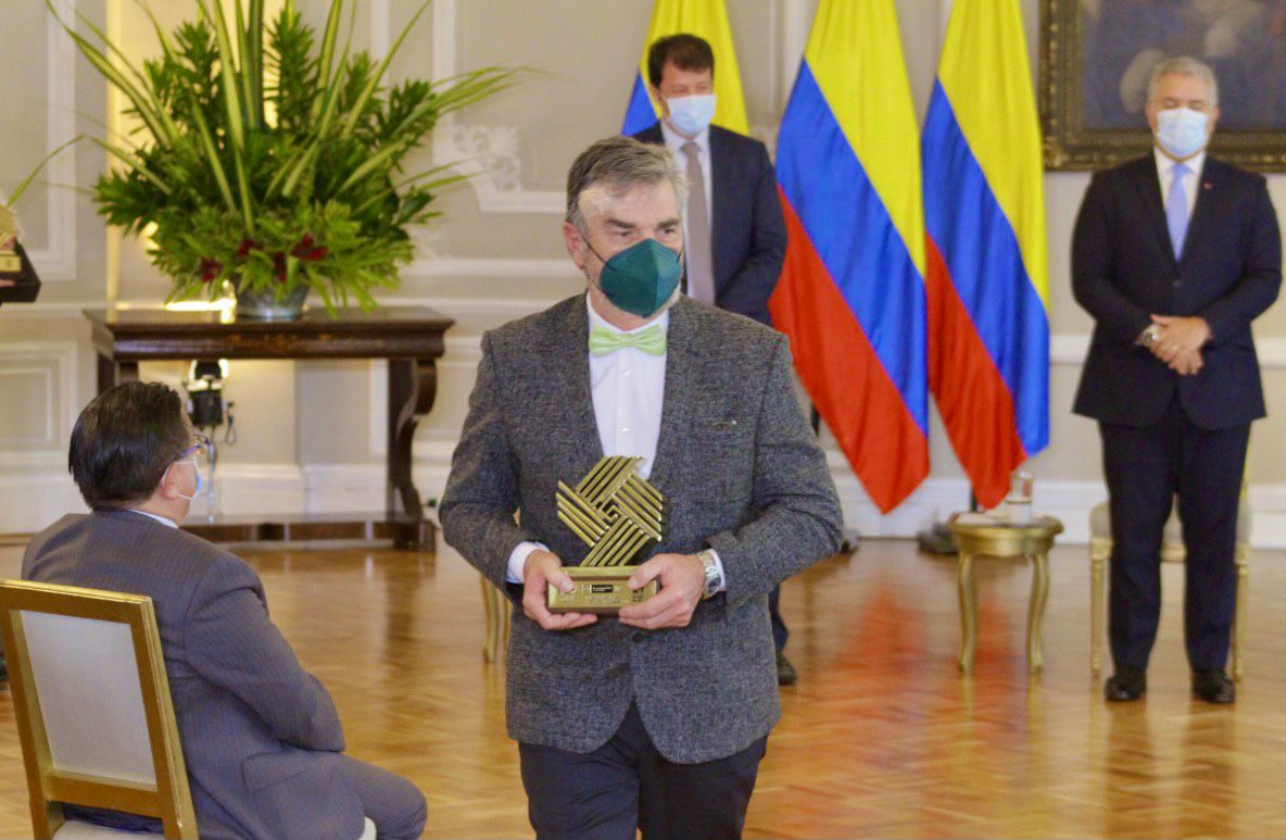 La unidad de Mantenimiento Vial ganó el Premio de Alta Gerencia 2021 en la Categoría Departamental Eficiencia y Transparencia en la Contratación pública.