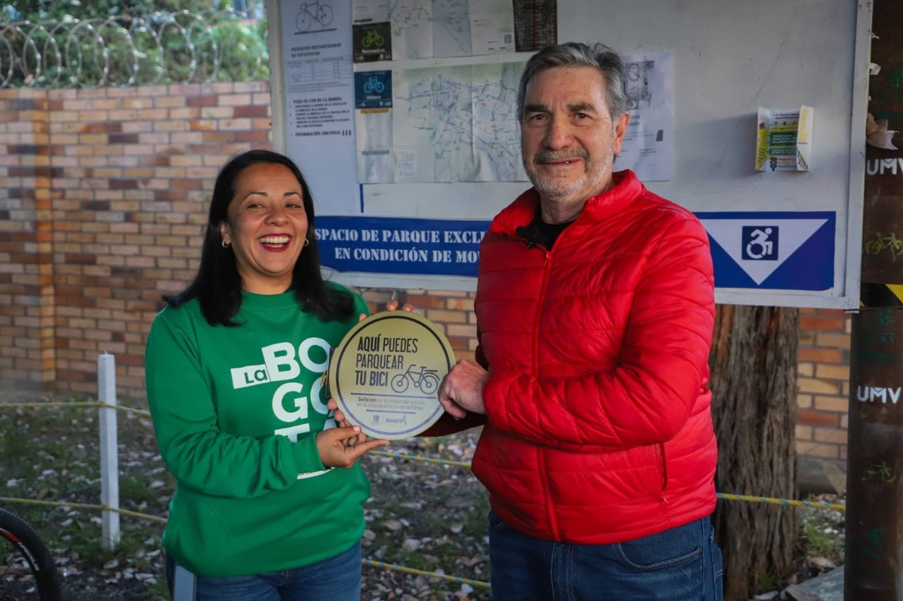 Bogotá cierra el año con más de 56.000 cupos para el parqueo de bicicletas y 301 establecimientos certificados por la Red Distrital de Cicloparqueaderos