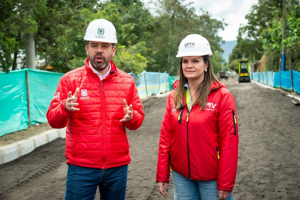 Avanzan obras de la Unidad de Mantenimiento Vial en la calle 222 Avanzan obras de la Unidad de Mantenimiento Vial en la calle 222
