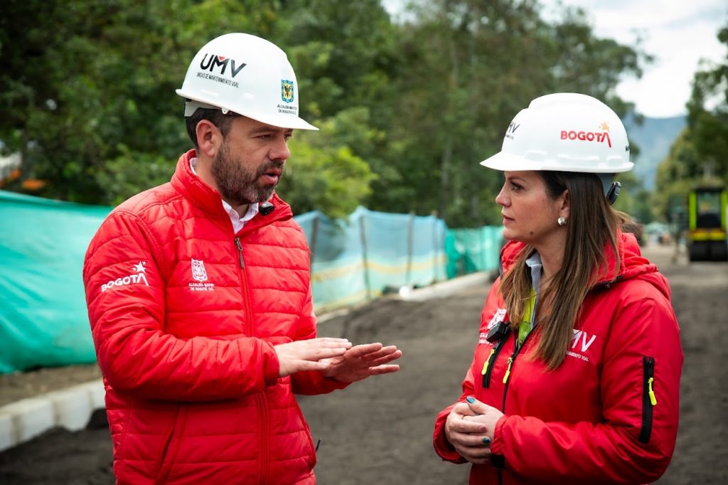 Avanzan obras de la Unidad de Mantenimiento Vial en la calle 222 Avanzan obras de la Unidad de Mantenimiento Vial en la calle 222