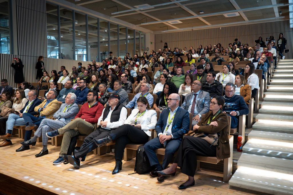 Reafirmamos nuestro compromiso con entornos laborales seguros y libres de acoso Reafirmamos nuestro compromiso con entornos laborales seguros y libres de acoso