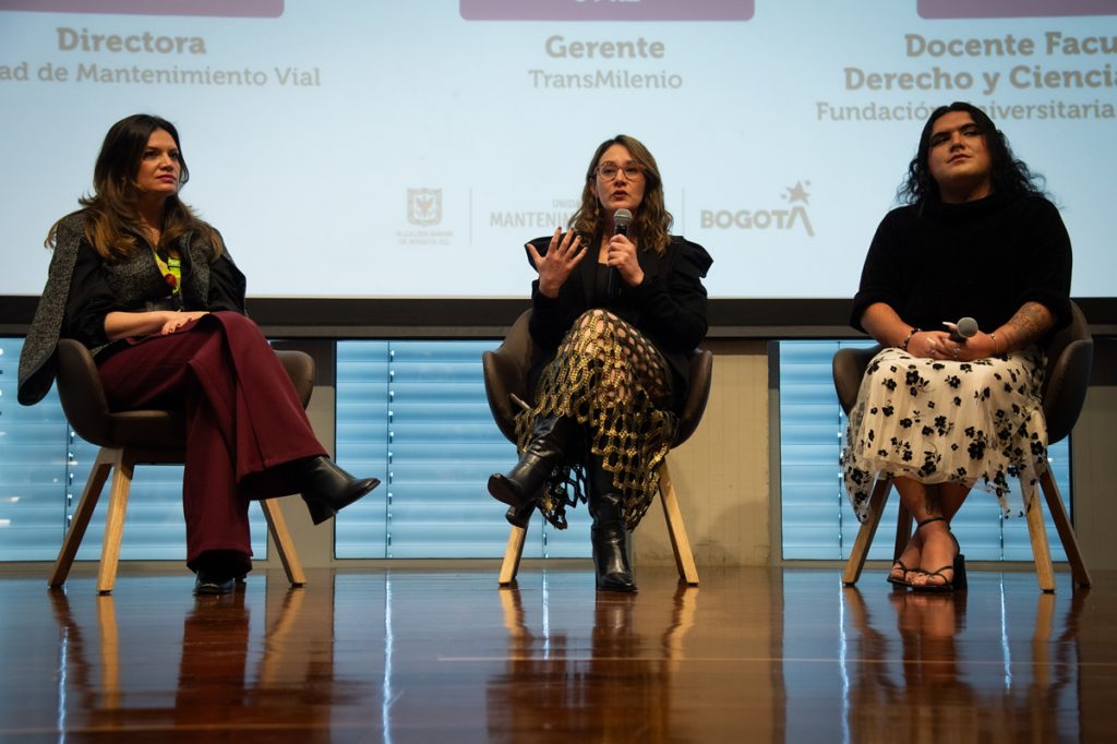 Reafirmamos nuestro compromiso con entornos laborales seguros y libres de acoso Reafirmamos nuestro compromiso con entornos laborales seguros y libres de acoso