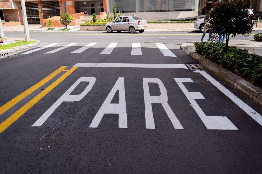 La señalización vial en los barrios de Bogotá se fortalece La señalización vial en los barrios de Bogotá se fortalece