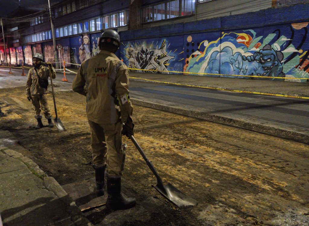 La UMV inicia intervenciones nocturnas en el barrio La Estrada, localidad de Engativá La UMV inicia intervenciones nocturnas en el barrio La Estrada, localidad de Engativá