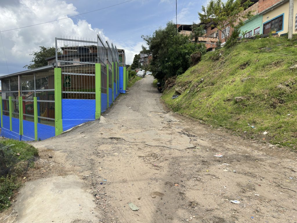 Cra. 2B desde Cll. 185A hasta Cll. 185B - Localidad Usaquén - Barrio la Estrellita