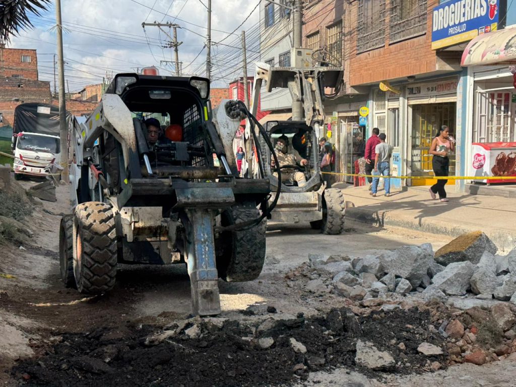 Inician obras prioritarias de la malla vial en el sector de El Mochuelo Inician obras prioritarias de la malla vial en el sector de El Mochuelo