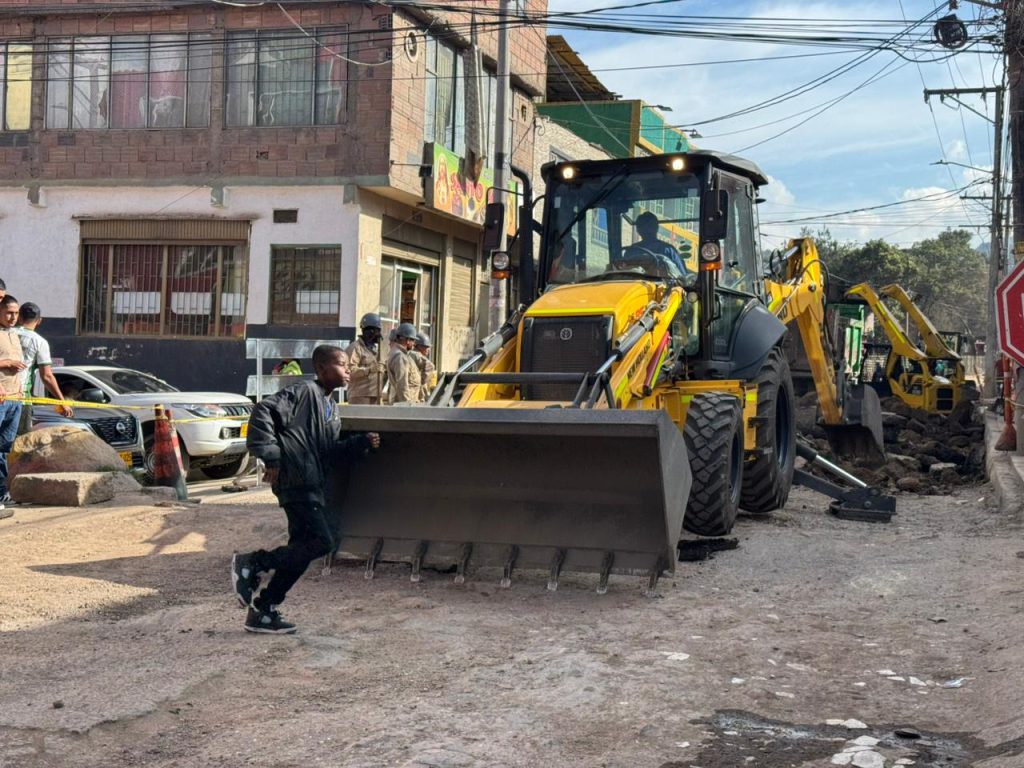 Inician obras prioritarias de la malla vial en el sector de El Mochuelo Inician obras prioritarias de la malla vial en el sector de El Mochuelo