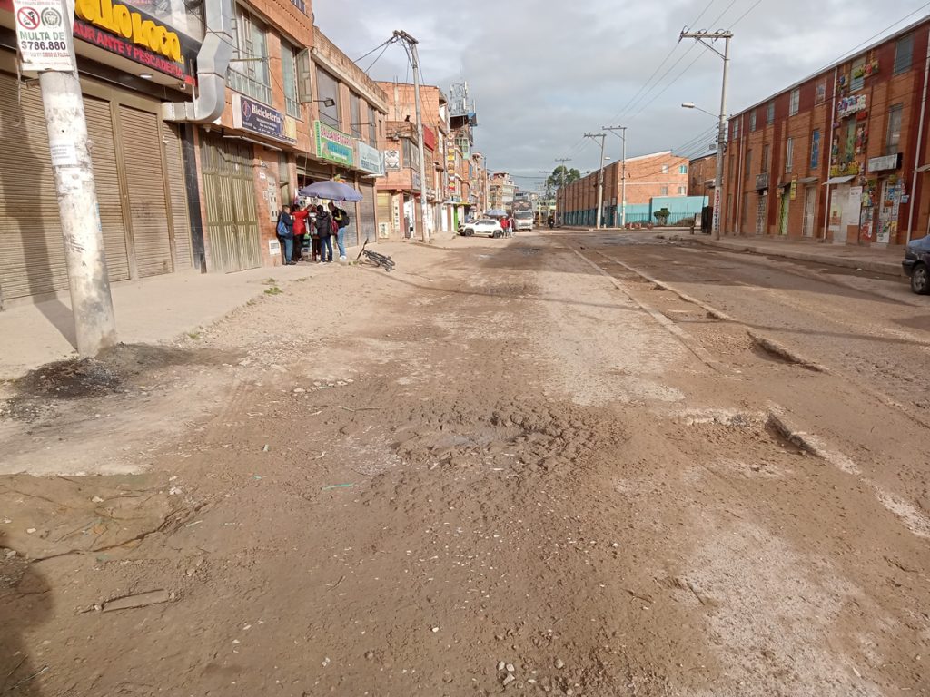 Antes: Cll 77 desde Cra 121 hasta Cra 122 Localidad Engativá Barrio: Villas de Alcalá