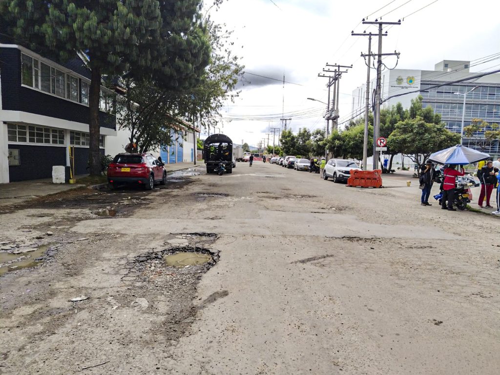 Antes: Cra 58 desde Av. Cll. 9 hasta Av Cll 13 - Localidad Puente Aranda - Barrio Salazar Gómez