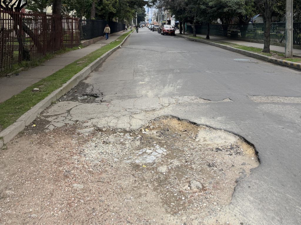 Antes: Cll 131A desde Cra. 53B hasta Cra. 53C - Localidad Suba - Barrio: Prado Veraniego Norte