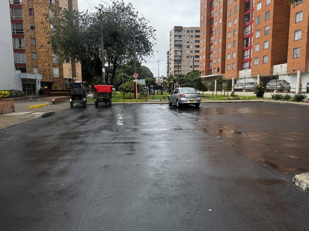 Ahora: Antes: Cra. 74A con Cll.56A - Localidad Engativá - Barrio Normandía Occidental