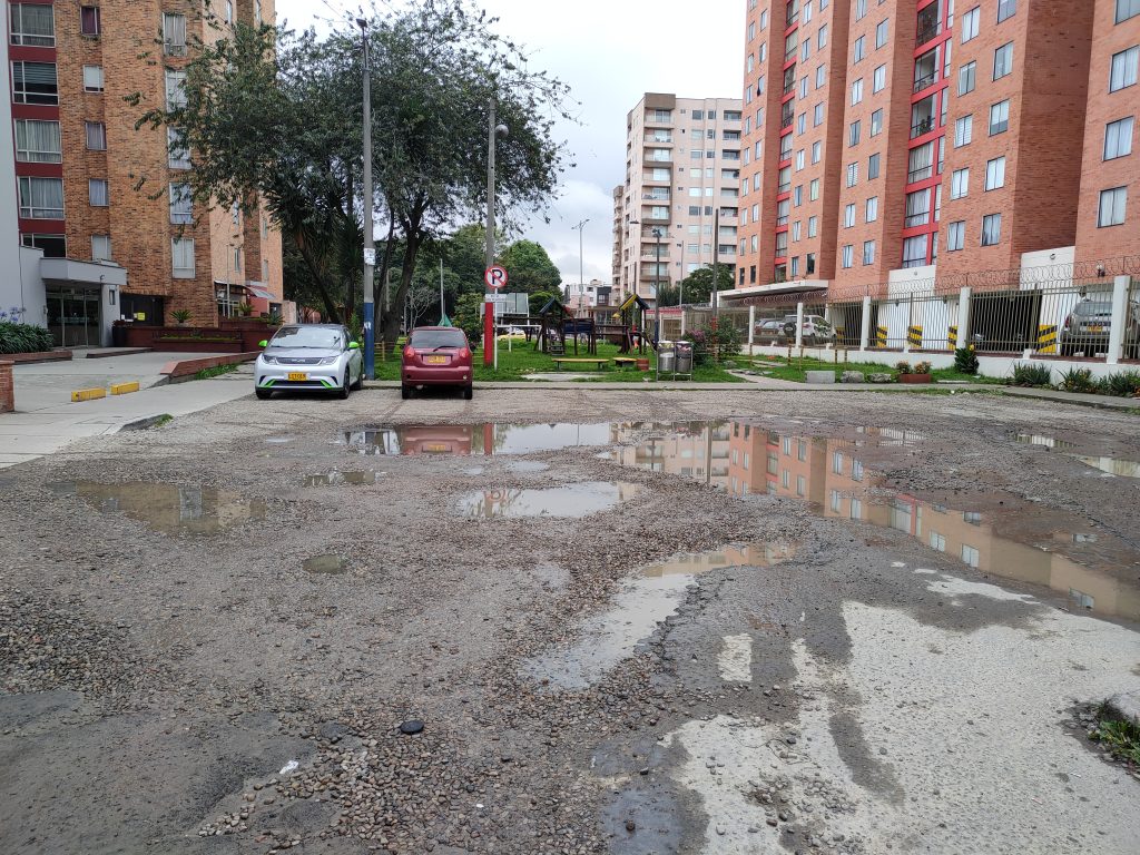 Antes: Cra. 74A con Cll.56A - Localidad Engativá - Barrio Normandía Occidental